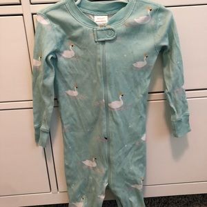 Hanna Andersson Swan Sleeper Pajamas with zipper
